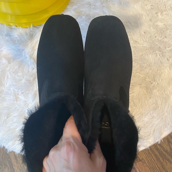 ✨Ugg (NWOT) Suede Boots Size 6✨ - Picture 5 of 6